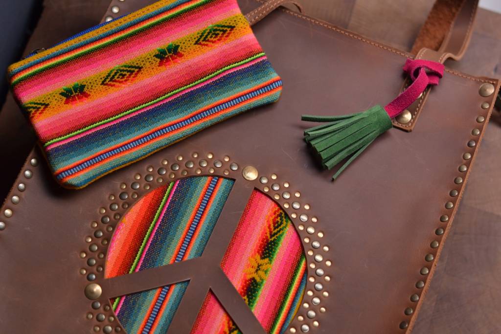 Paz y Amor Cuero y Alma